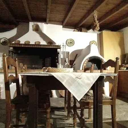 Hébergement de vacances αρχοντικο στουσ προποδεσ του ορουσ διρφυσ